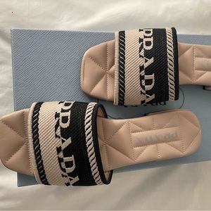 Logo slide sandals